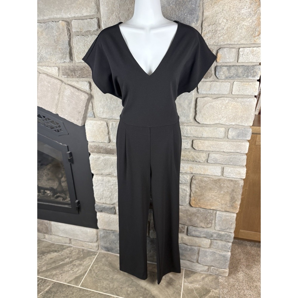EXPRESS Women's Black Minimalist Jumpsuit Size Medium Deep V Wide Leg Elegant